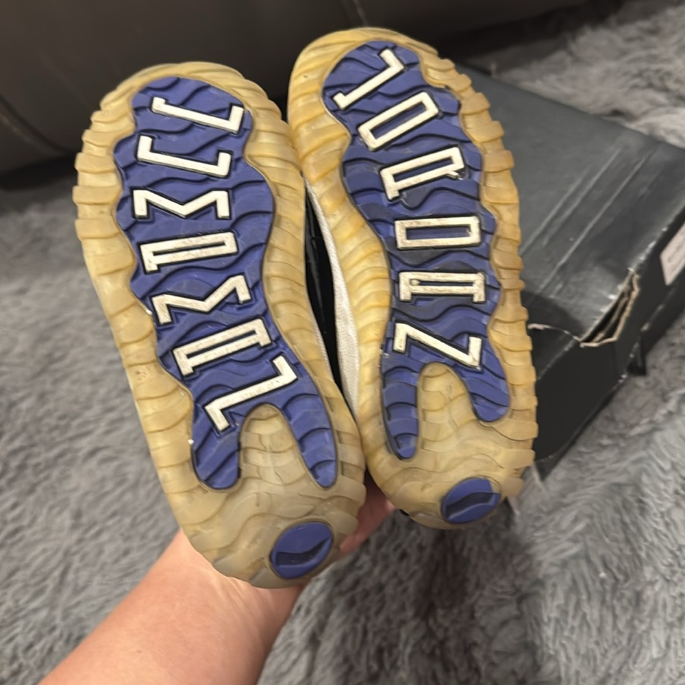 Jordan 11 Retro - Picture 4 of 6